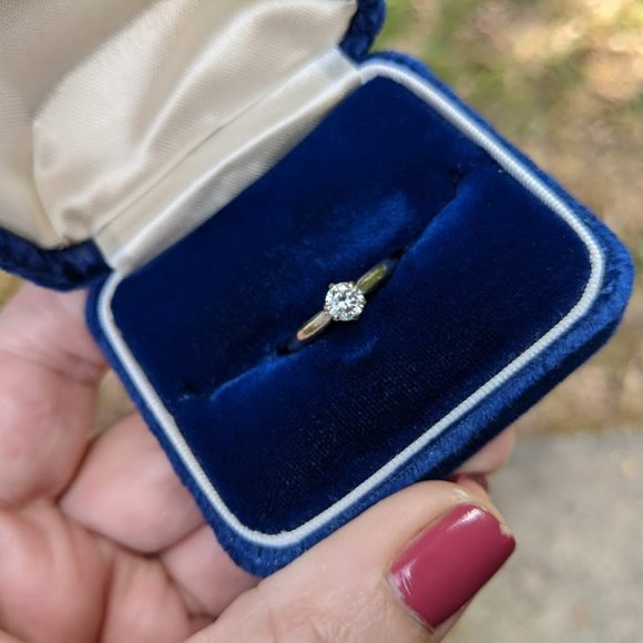 14k Gold Diamond Engagement Ring - Picture 8 of 9